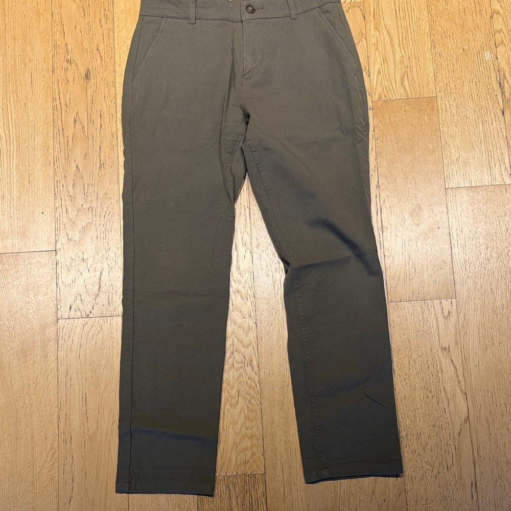Classic Men's olive Chinos